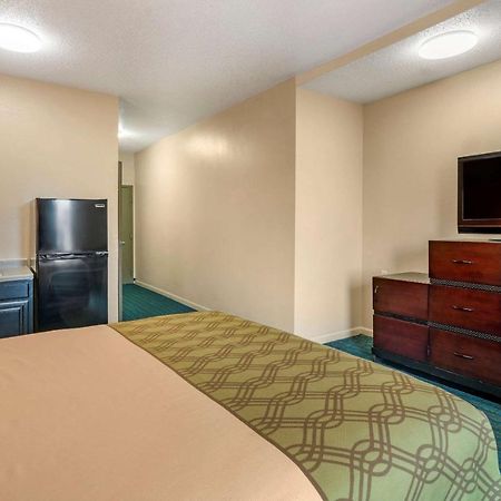 Econo Lodge Inn & Suites Granite City Екстериор снимка