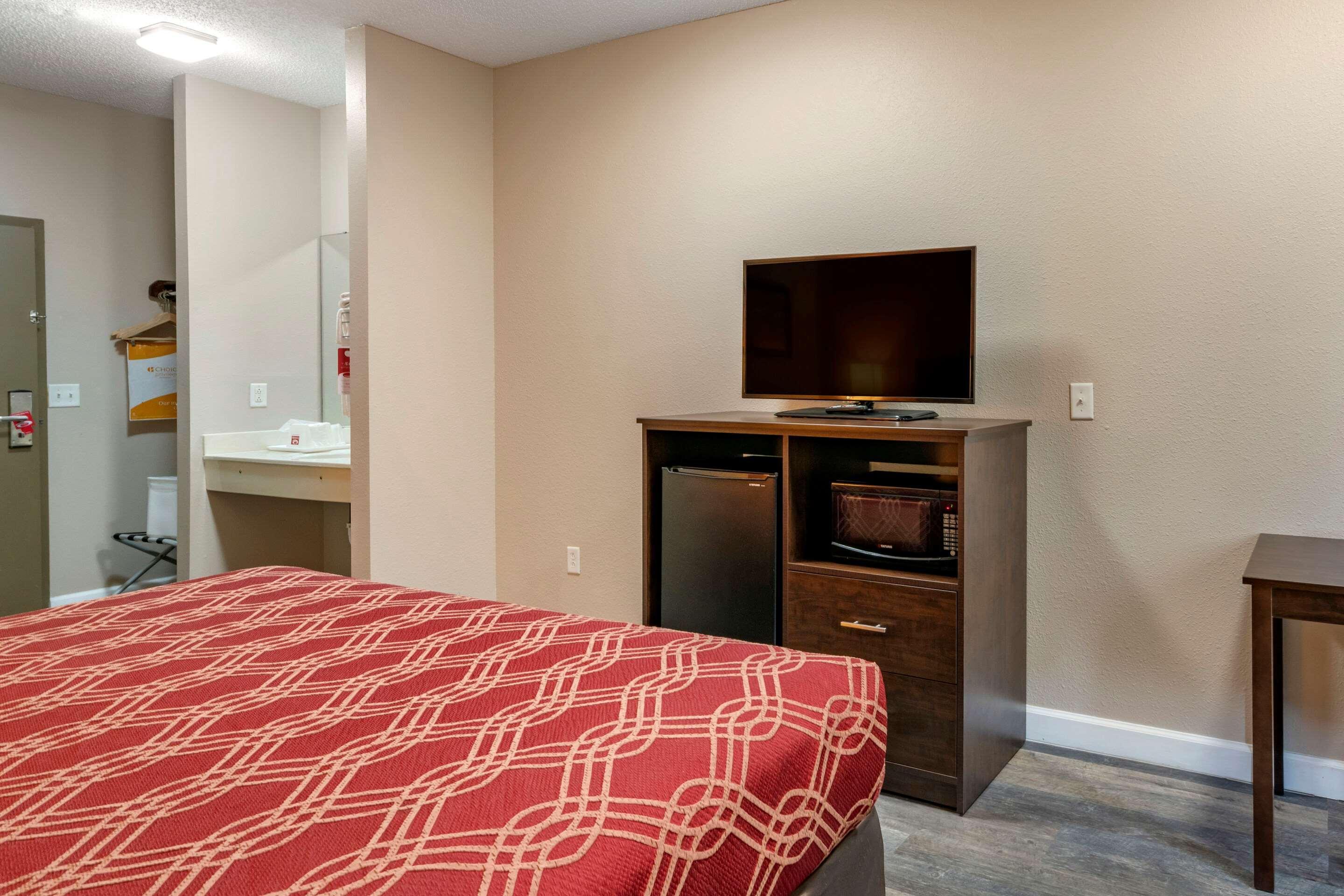 Econo Lodge Inn & Suites Granite City Екстериор снимка