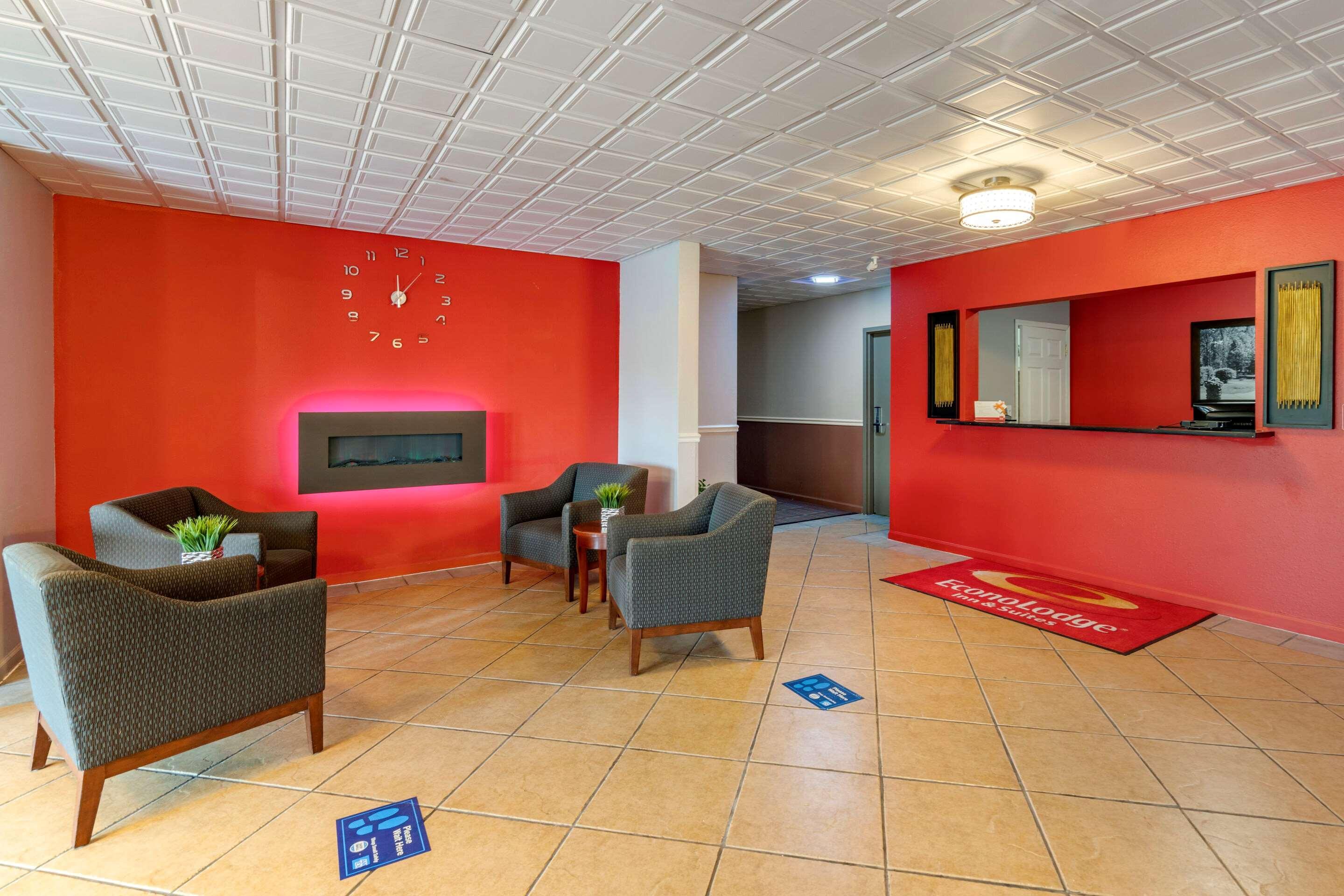 Econo Lodge Inn & Suites Granite City Екстериор снимка