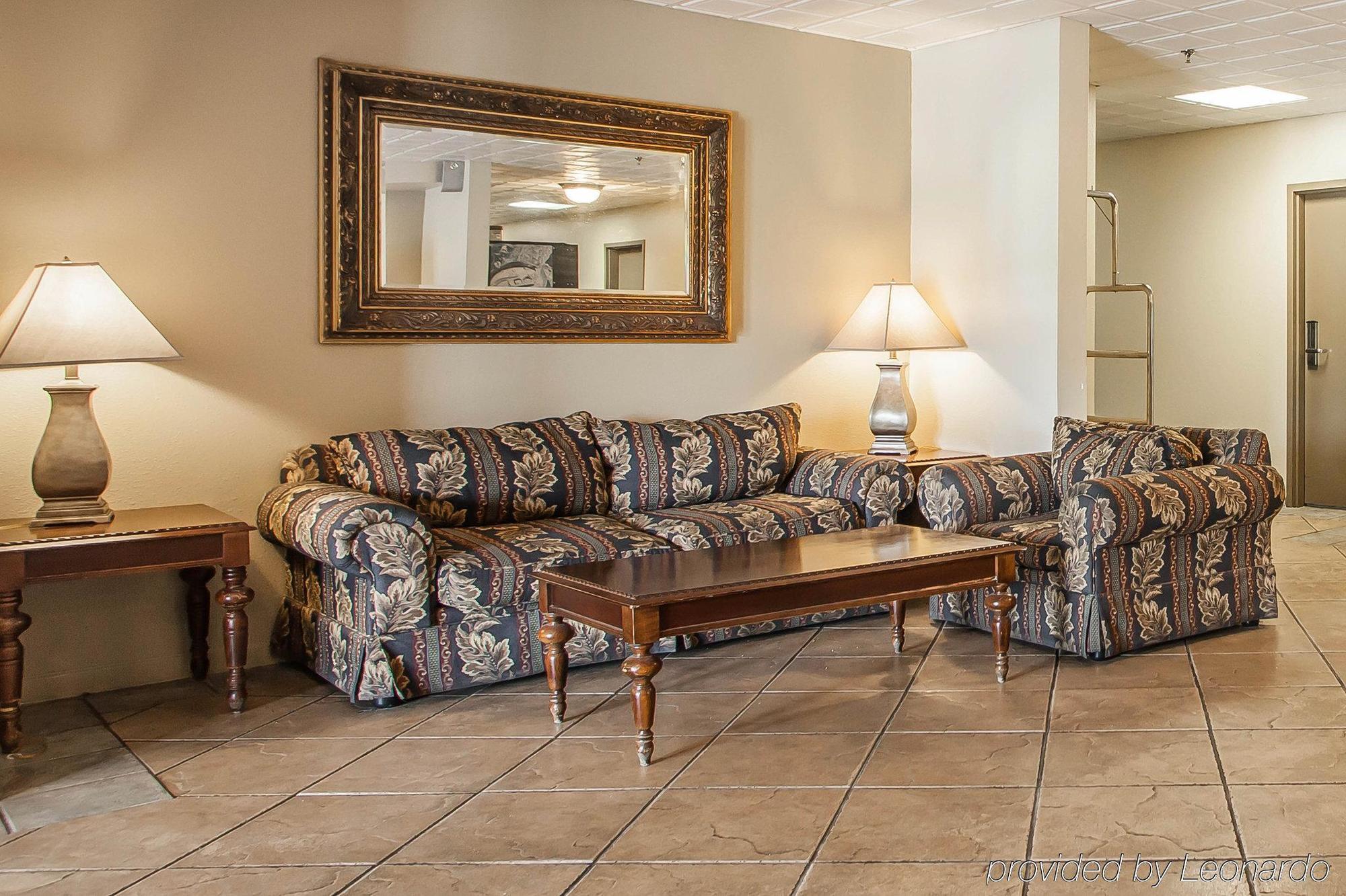 Econo Lodge Inn & Suites Granite City Екстериор снимка