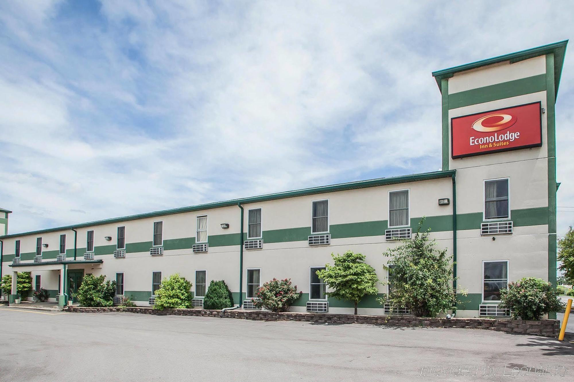 Econo Lodge Inn & Suites Granite City Екстериор снимка