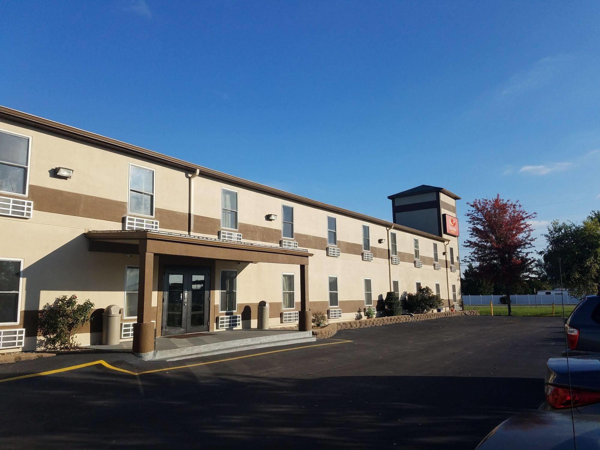 Econo Lodge Inn & Suites Granite City Екстериор снимка
